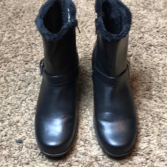 weathermates boots by khombu